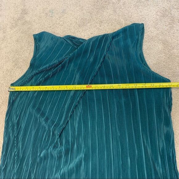 ZARA pleated sleeveless high collar blouse green Sz L NWT - Picture 8 of 9